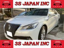 2013 Toyota Crown Hybrid