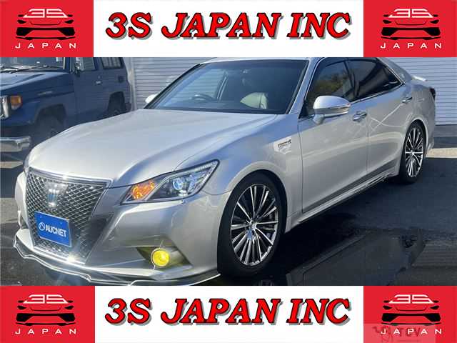 2014 Toyota Crown Hybrid