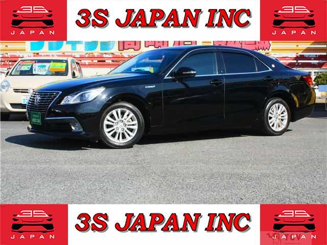2013 Toyota Crown Hybrid