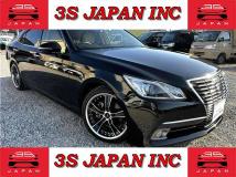 2013 Toyota Crown Hybrid