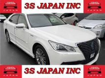 2013 Toyota Crown Hybrid
