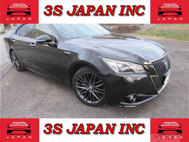 2015 Toyota Crown Hybrid