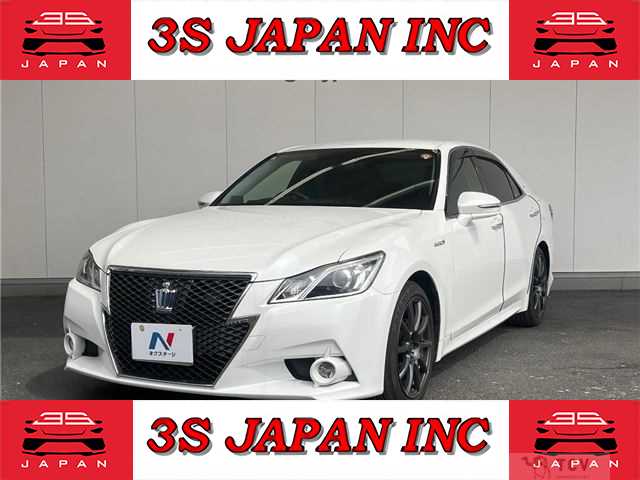 2013 Toyota Crown Hybrid