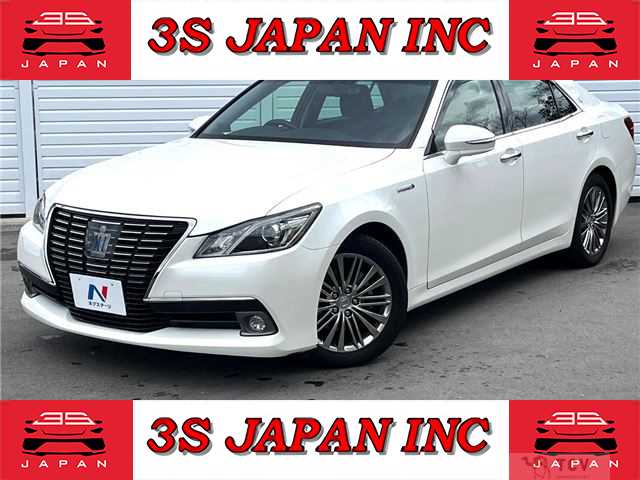 2015 Toyota Crown Hybrid