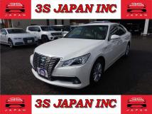 2013 Toyota Crown Hybrid