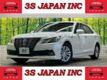 2013 Toyota Crown Hybrid