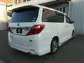 2013 Toyota Alphard