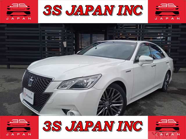 2013 Toyota Crown Hybrid