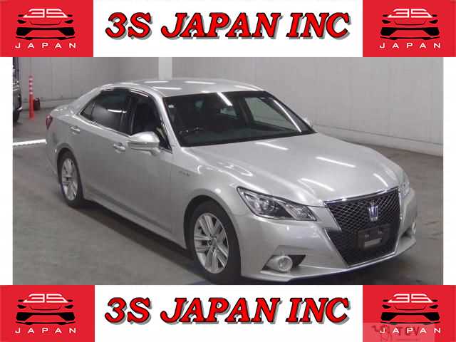 2013 Toyota Crown Hybrid