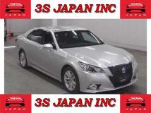 2013 Toyota Crown Hybrid