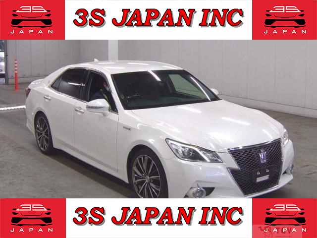 2013 Toyota Crown Hybrid