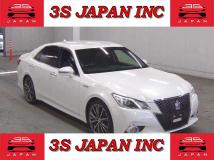 2013 Toyota Crown Hybrid