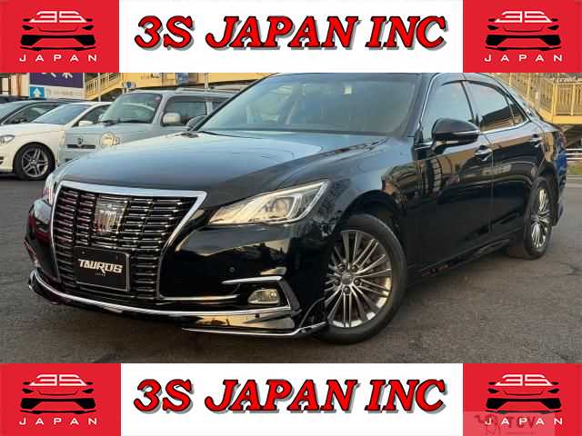2013 Toyota Crown Hybrid
