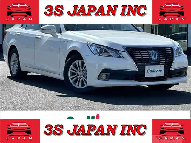 2013 Toyota Crown Hybrid