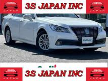 2013 Toyota Crown Hybrid