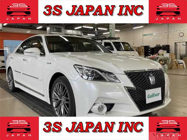 2013 Toyota Crown Hybrid