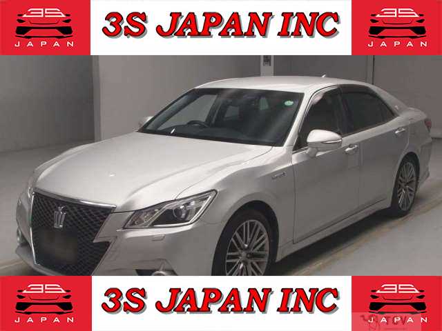 2013 Toyota Crown Hybrid