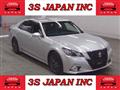 2015 Toyota Crown Hybrid