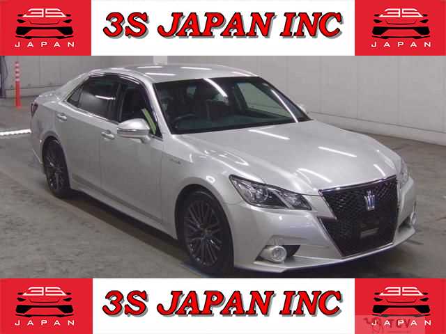 2015 Toyota Crown Hybrid