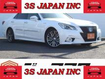 2013 Toyota Crown Hybrid