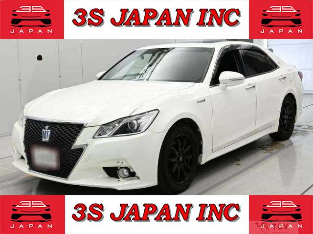 2013 Toyota Crown Hybrid