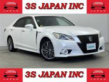 2013 Toyota Crown Hybrid