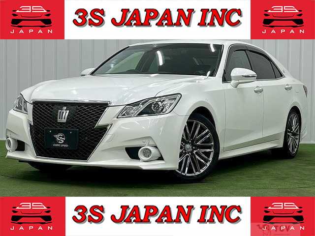 2013 Toyota Crown Hybrid