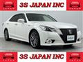 2013 Toyota Crown Hybrid