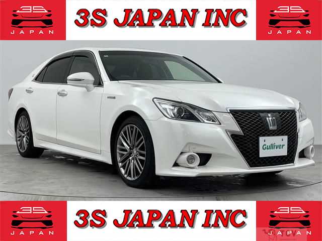2013 Toyota Crown Hybrid