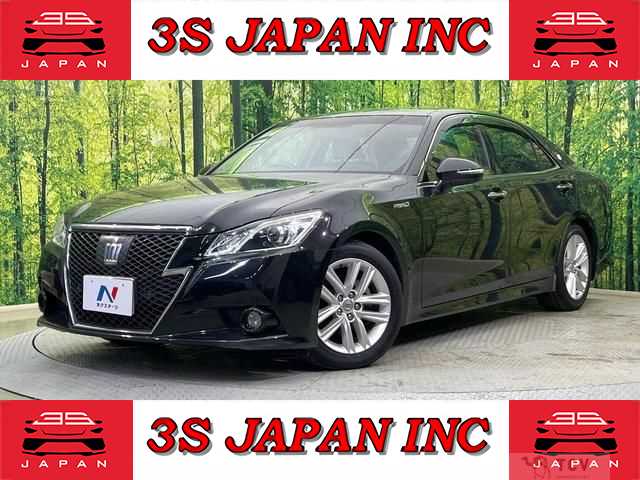 2013 Toyota Crown Hybrid