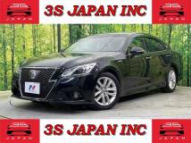 2013 Toyota Crown Hybrid