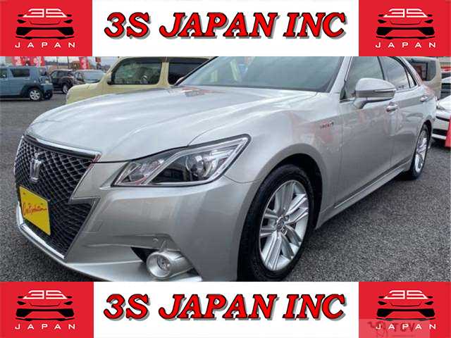 2013 Toyota Crown Hybrid