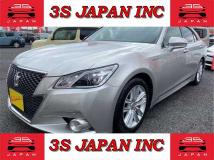 2013 Toyota Crown Hybrid