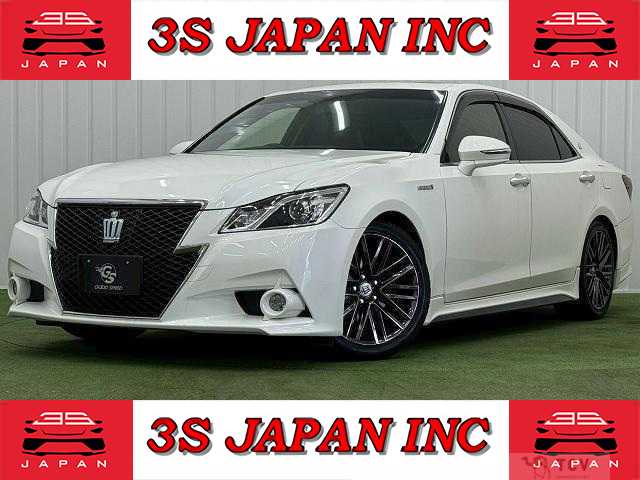 2013 Toyota Crown Hybrid