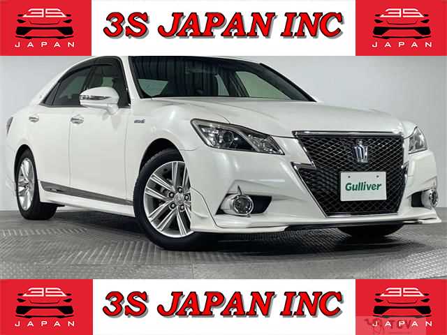 2013 Toyota Crown Hybrid
