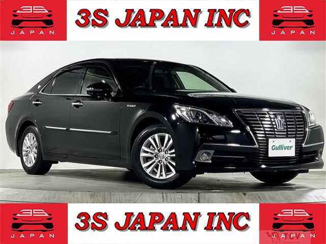 2013 Toyota Crown Hybrid