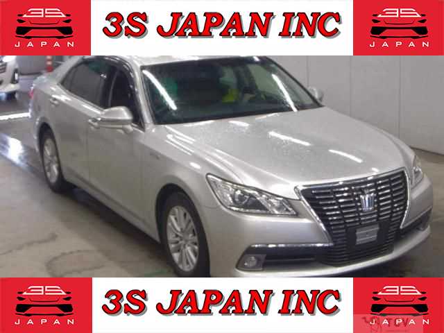 2013 Toyota Crown Hybrid