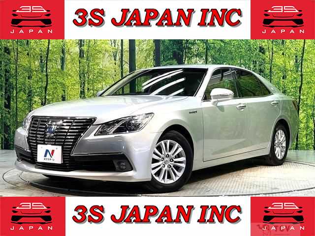 2013 Toyota Crown Hybrid