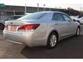 2013 Toyota Crown Hybrid