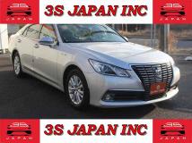 2013 Toyota Crown Hybrid