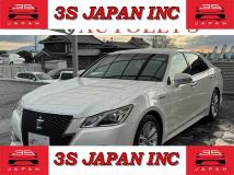 2013 Toyota Crown Hybrid