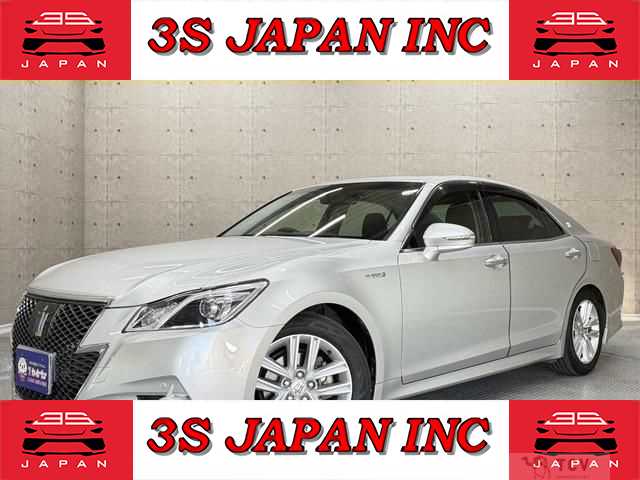 2013 Toyota Crown Hybrid