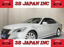 2013 Toyota Crown Hybrid