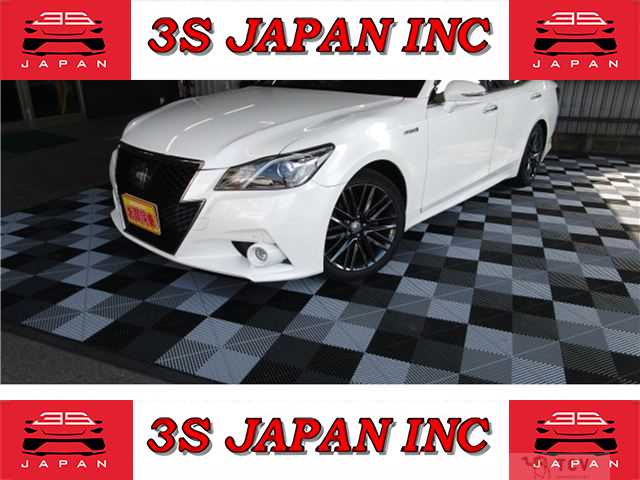 2016 Toyota Crown Hybrid