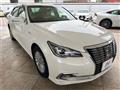 2016 Toyota Crown Hybrid