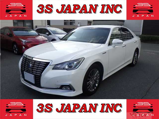 2015 Toyota Crown Hybrid