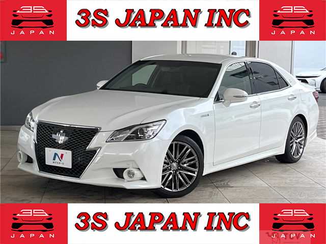 2015 Toyota Crown Hybrid