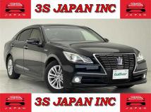 2015 Toyota Crown Hybrid