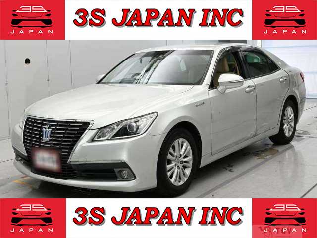 2015 Toyota Crown Hybrid