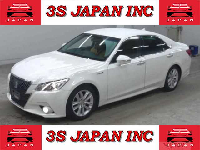 2015 Toyota Crown Hybrid